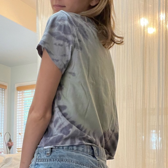 Pam & Gela Tee - Picture 3 of 5